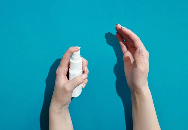 How to Prevent Dry Skin in Winter: Gentle Daily Habits That Help